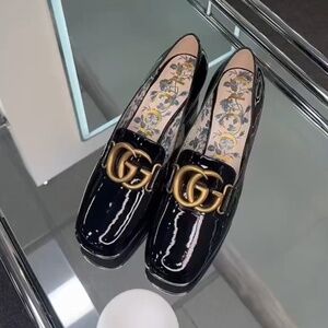 Gucci pumps